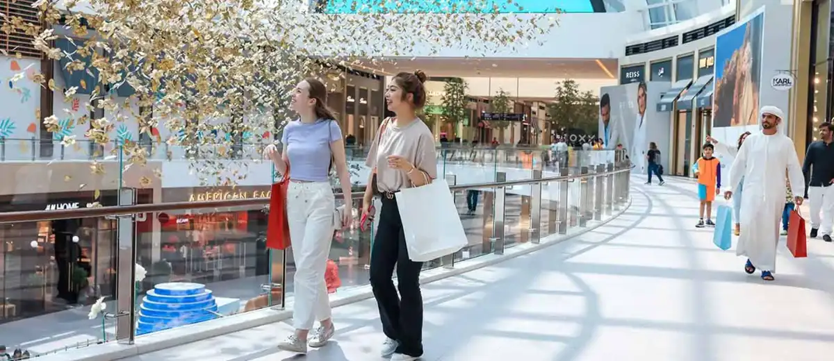 Exciting discounts in shopping centers of Dubai